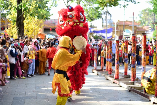 Chùm ảnh mồng một Tết Nhâm Dần